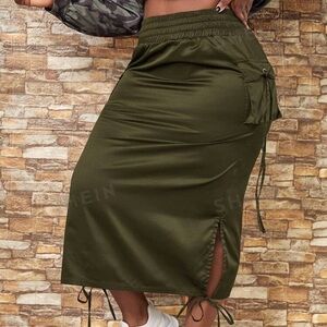 Plus Size Flap Pocket Split Knot Hem Skirt in Olive Green
